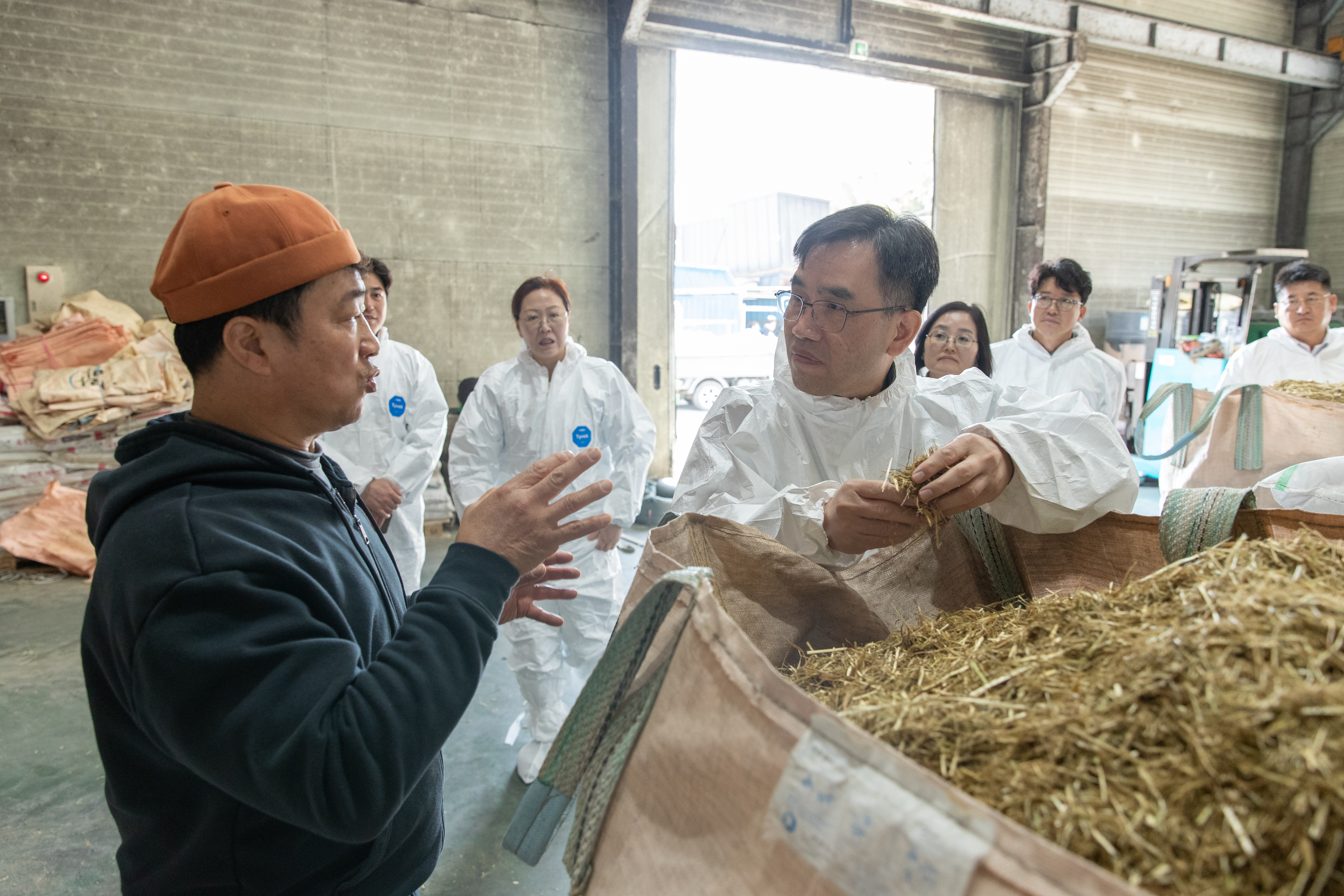 TMR 기술전수 거점농장 현판식 수여 (2025.03.11) 사진3